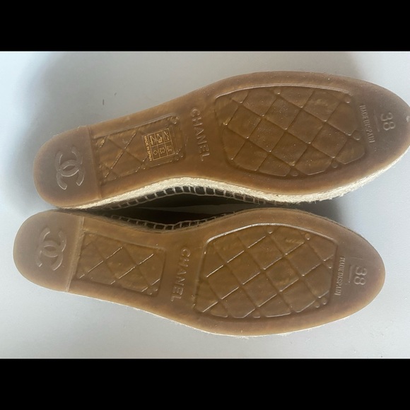 Brand new in box Chanel espadrilles. Size 38. - Picture 3 of 4